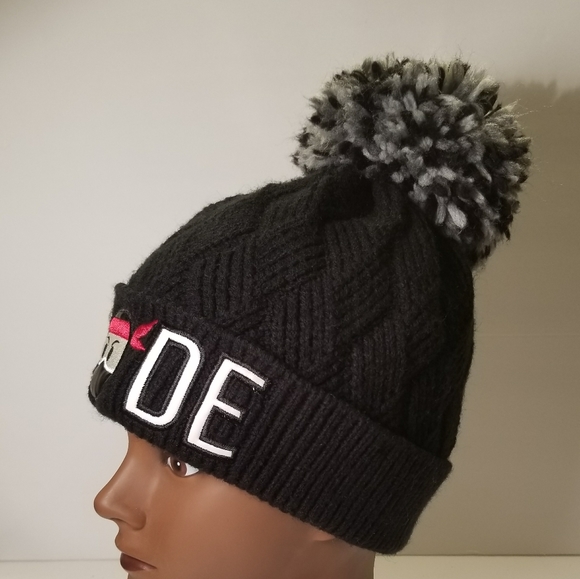 Black cable knit hat - Picture 2 of 7